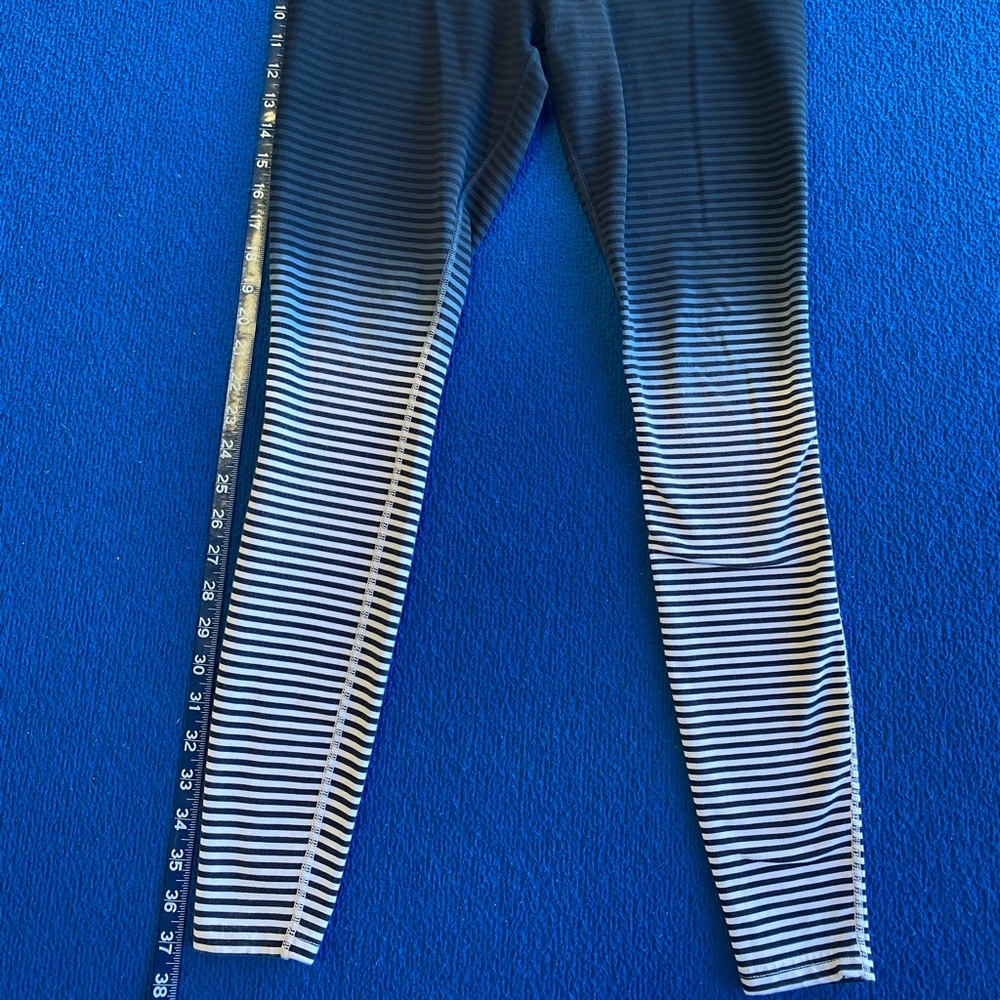 Nike leggings black and white ombré stripes